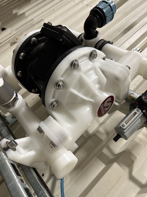 Diaphragm Pump UP10 in plastic with PTFE MembraneThe UP10 Plastic Diaphragm Pump with PTFE Membrane is a versatile and highly durable solution for transferring concentrated detergents from chemical storage to washing stations. Specifically engineered for harsh chemical environments, this pump delivers unmatched corrosion resistance and long-lasting performance, ensuring reliable operation in demanding industrial and commercial applications.